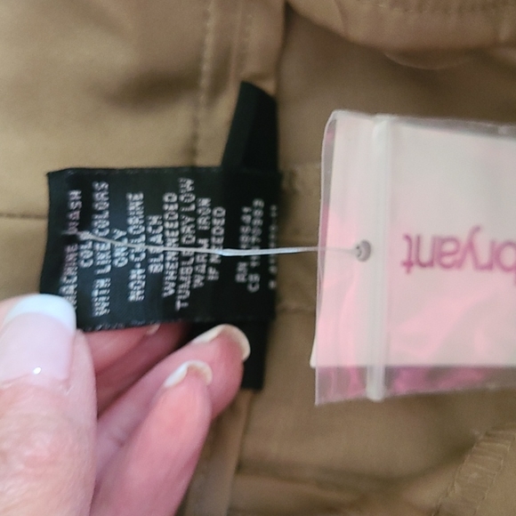 🍍New Lane Bryant Bermuda shorts🍍 - Picture 9 of 11